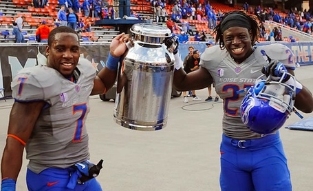 16-milk-can-trophy-battle-of-the-milk-can-boise-state-broncos-vs